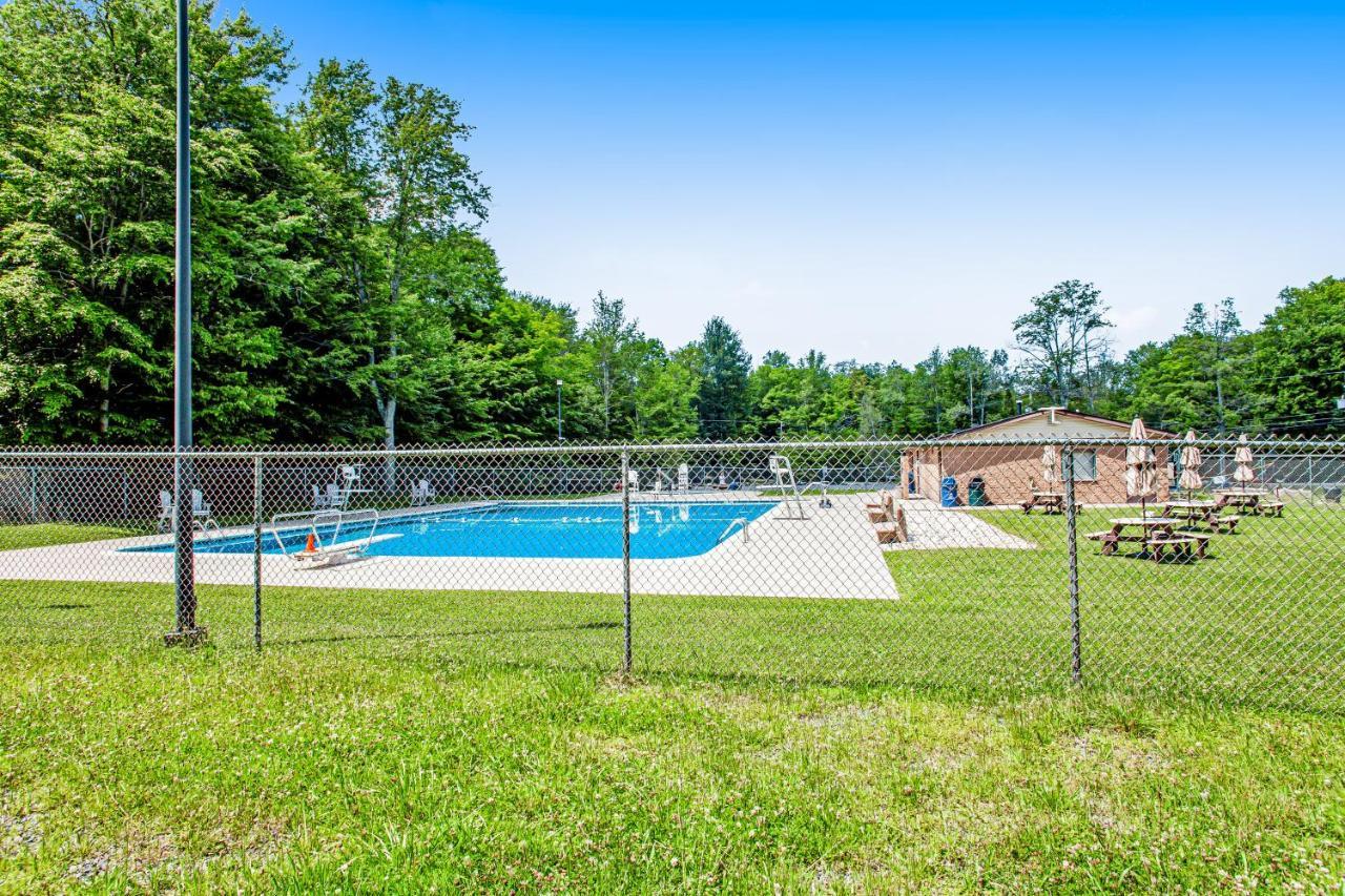 Friendship Lodge Pocono Lake Esterno foto