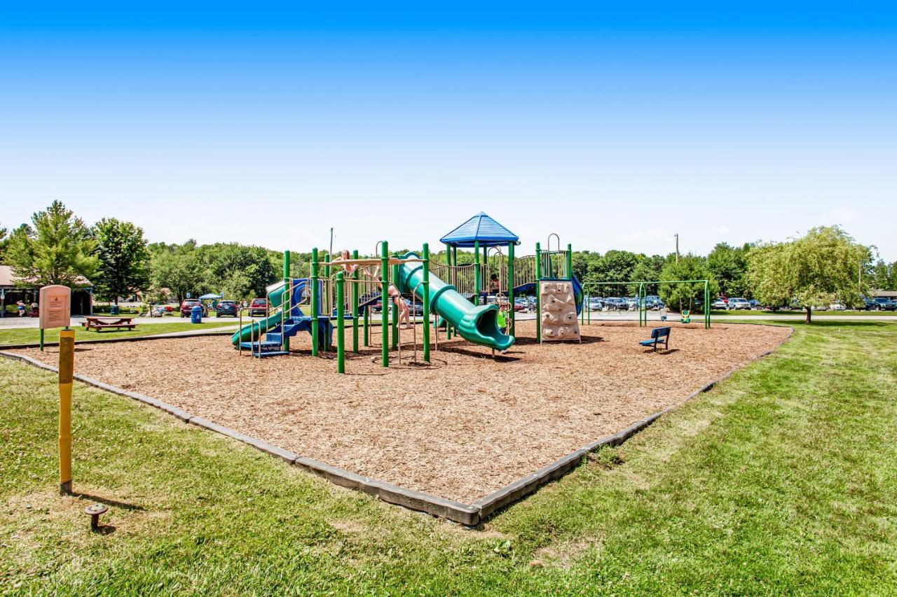 Friendship Lodge Pocono Lake Esterno foto